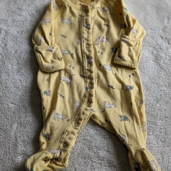 Bundle of Hanna Andersson Snap Sleepers, Striped and Kitten Print - Picture 2 of 5